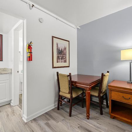 Budgetel Inn And Suites Lodge West Eksteriør billede