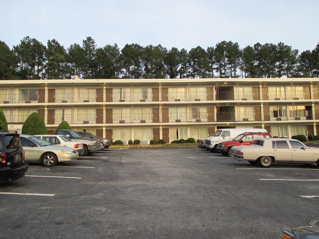 Budgetel Inn And Suites Lodge West Eksteriør billede