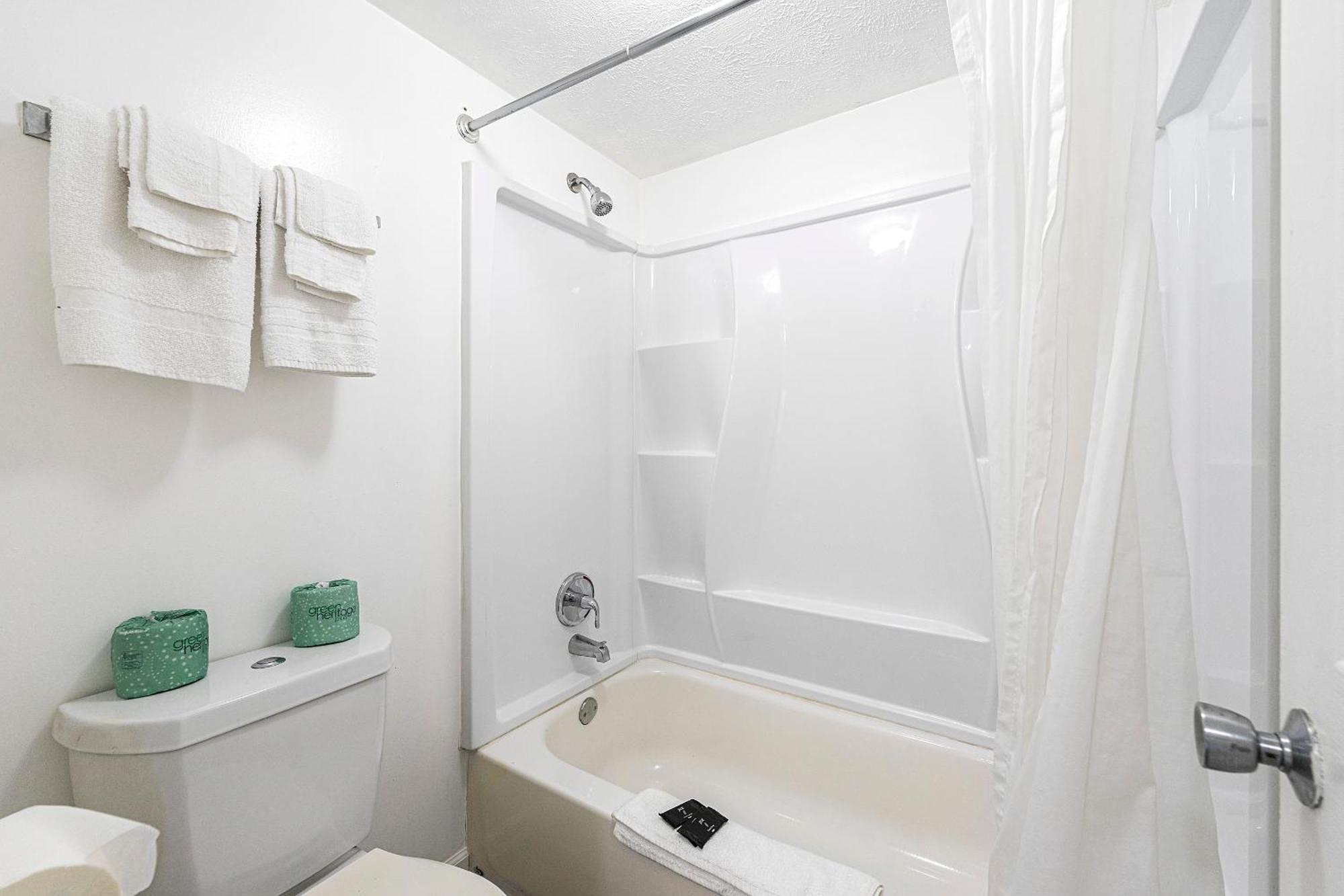 Budgetel Inn And Suites Lodge West Eksteriør billede