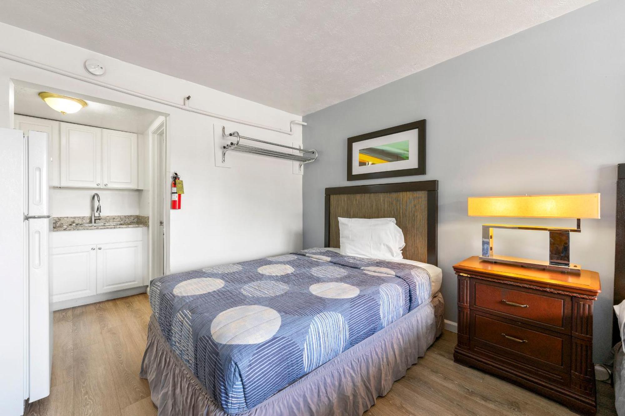 Budgetel Inn And Suites Lodge West Eksteriør billede