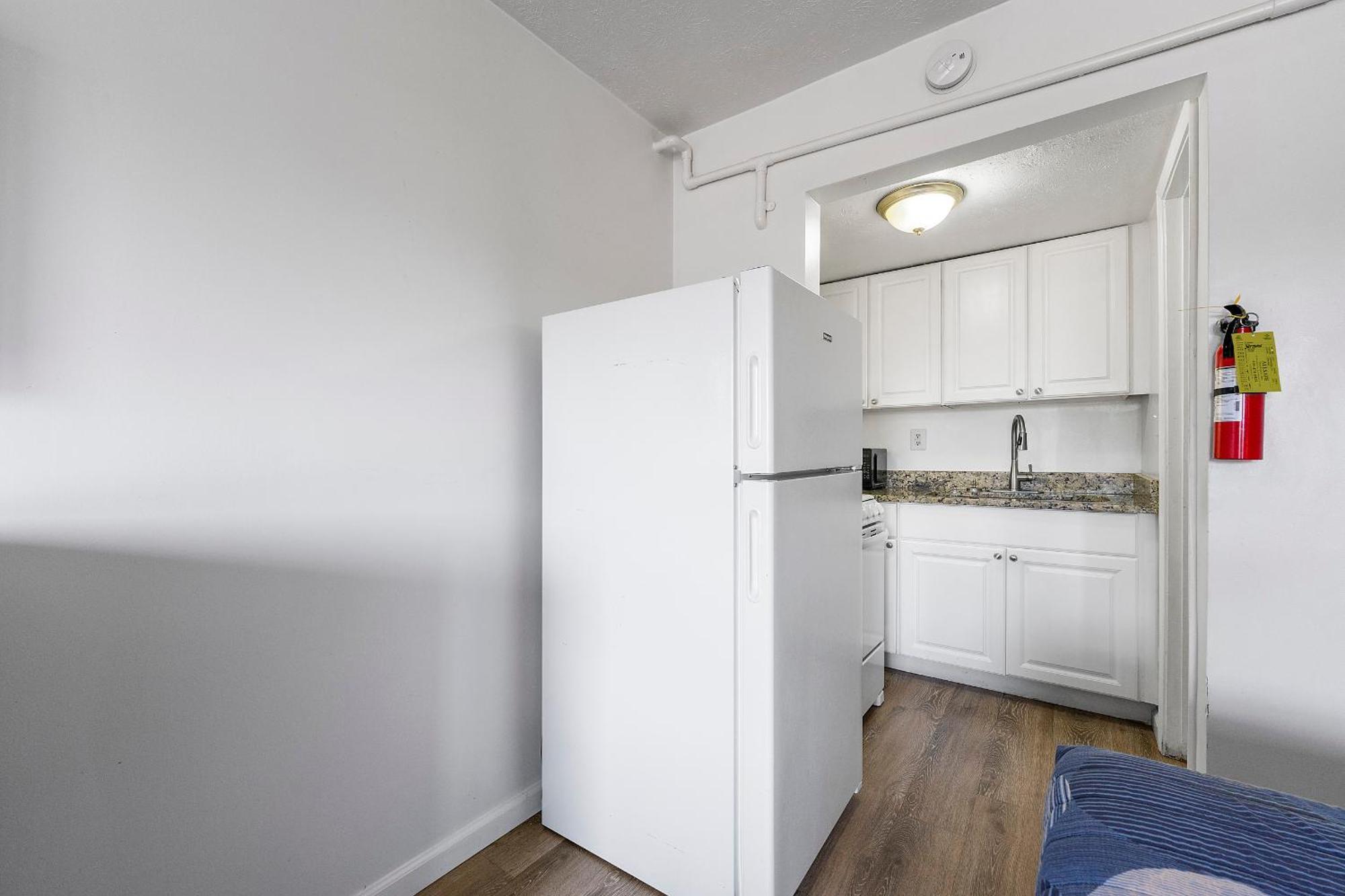 Budgetel Inn And Suites Lodge West Eksteriør billede